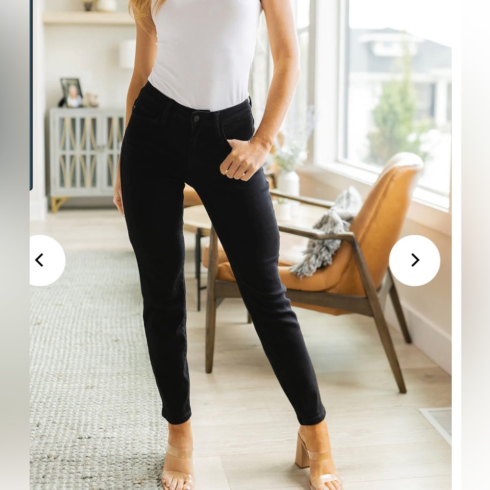 Judy Blue Edith mid rise classic straight leg